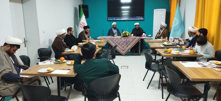 تصاویر/ حضور مدیر حوزه علمیه و مدیر تبلیغات اسلامی تهران در نشست پایانی اجتماع مدیران دارالقرآن های حوزه علمیه استان تهران