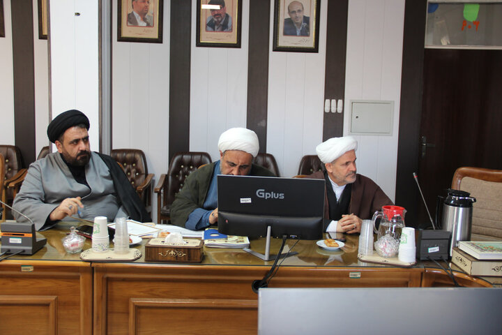 تصاویر / انعقاد تفاهم نامه بین حوزه علمیه استان قزوین واداره کل کمیته امداد حضرت امام خمینی قزوین