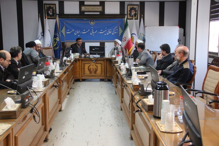 تصاویر / انعقاد تفاهم نامه بین حوزه علمیه استان قزوین واداره کل کمیته امداد حضرت امام خمینی قزوین