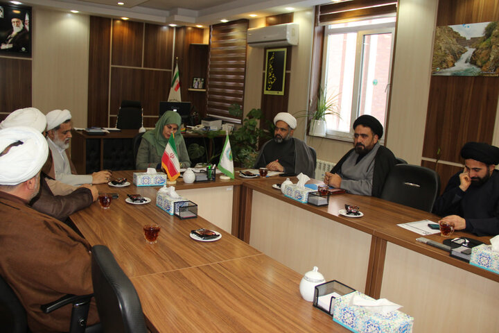 تصاویر / انعقاد تفاهم نامه بین حوزه علمیه استان قزوین واداره کل منابع طبیعی استان قزوین