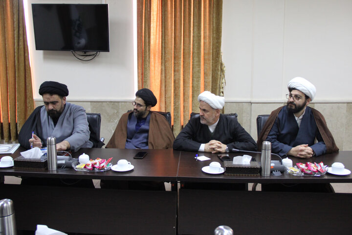 تصاویر / انعقاد تفاهم نامه بین حوزه علمیه استان قزوین با ستاد اجرایی فرمان حضرت امام خمینی ومرکز خدمات حوزه علمیه قزوین