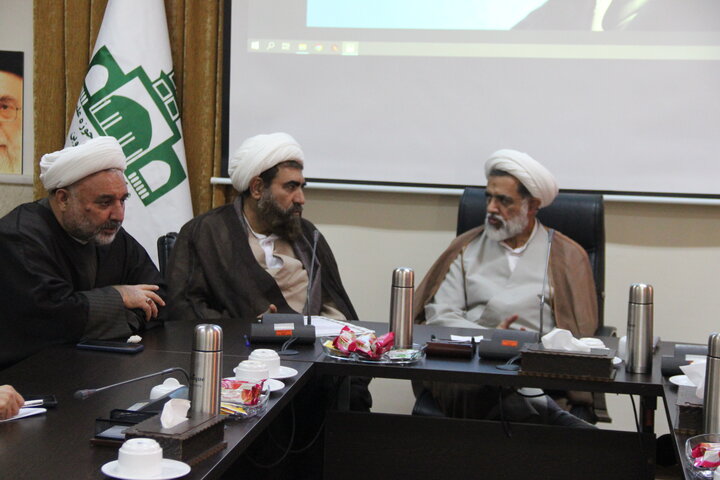 تصاویر / انعقاد تفاهم نامه بین حوزه علمیه استان قزوین واداره کل تبلیغات اسلامی استان قزوین