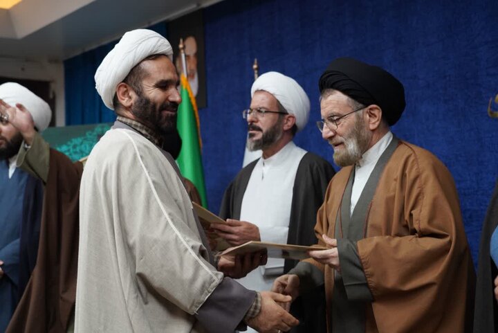 تصاویر/آیین افتتاحیه استانی حوزه معارف اسلام ناب استان لرستان