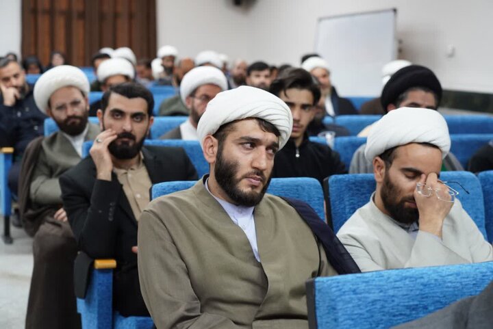 تصاویر/آیین افتتاحیه استانی حوزه معارف اسلام ناب استان لرستان