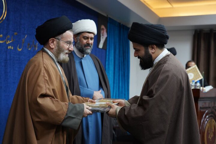 تصاویر/آیین افتتاحیه استانی حوزه معارف اسلام ناب استان لرستان