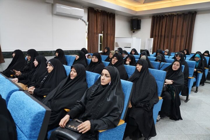 تصاویر/آیین افتتاحیه استانی حوزه معارف اسلام ناب استان لرستان