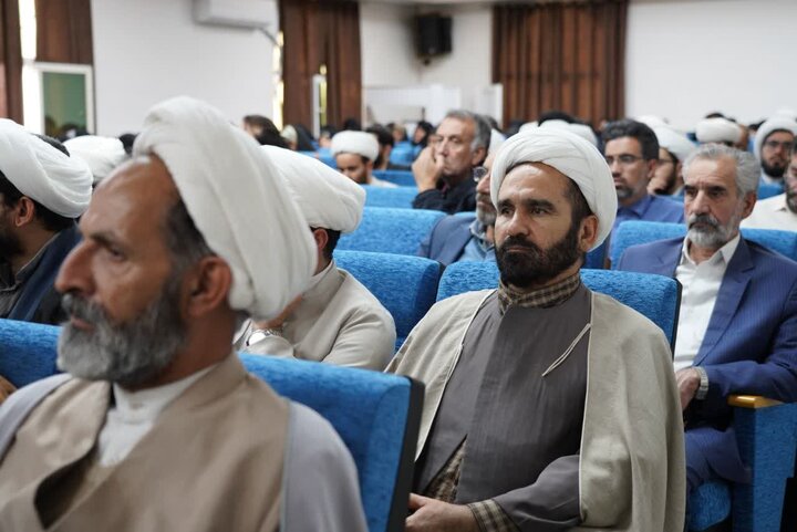 تصاویر/آیین افتتاحیه استانی حوزه معارف اسلام ناب استان لرستان