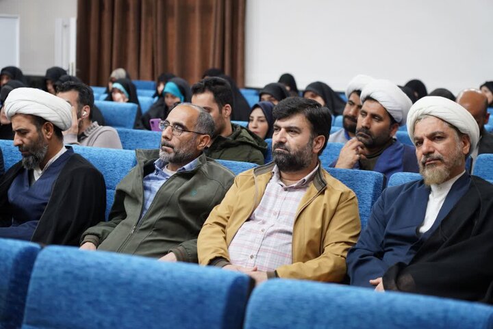 تصاویر/آیین افتتاحیه استانی حوزه معارف اسلام ناب استان لرستان