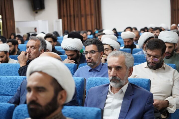 تصاویر/آیین افتتاحیه استانی حوزه معارف اسلام ناب استان لرستان