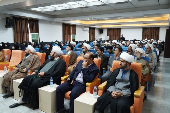 تصاویر/آیین افتتاحیه استانی حوزه معارف اسلام ناب استان لرستان