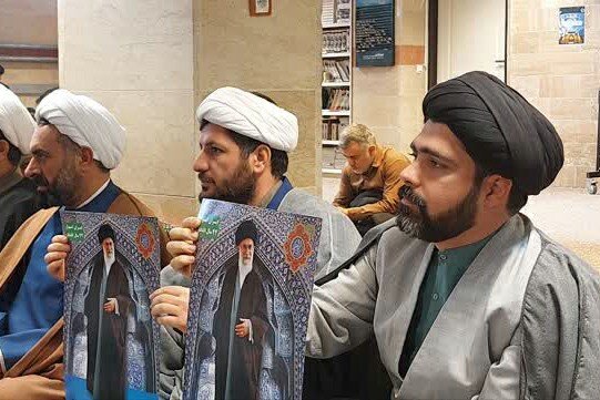 تصاویر/تجمع حوزویان قروه در اعتراض به هتک حرمت به قرآن و حمایت از مقام معظم رهبری