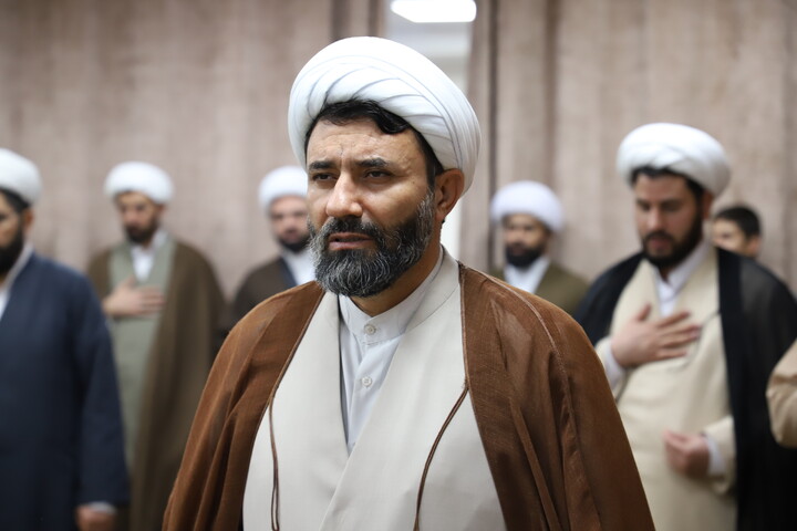 تصاویر/ تجمع طلاب،علما و روحانیون  شهر سنندج در اعتراض و انزجار از هتک حرمت به  قرآن کریم و تجدید بیعت با مقام معظم رهبری