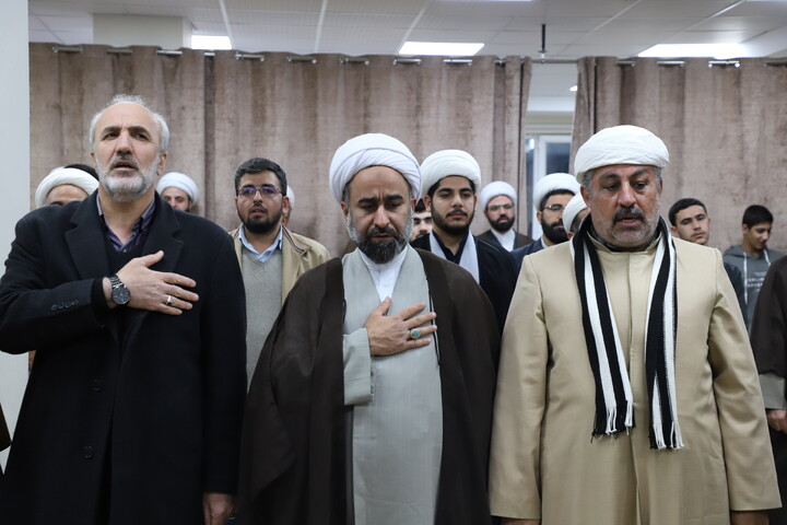 تصاویر/ تجمع طلاب،علما و روحانیون  شهر سنندج در اعتراض و انزجار از هتک حرمت به  قرآن کریم و تجدید بیعت با مقام معظم رهبری