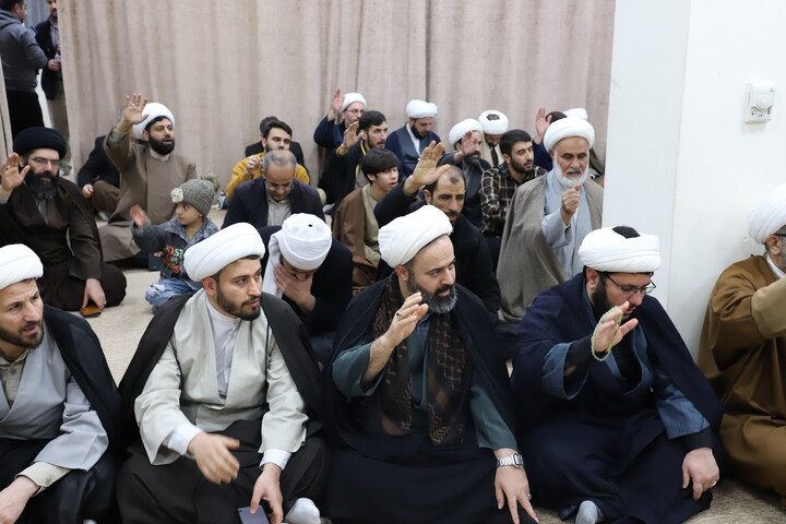 تصاویر/ تجمع طلاب،علما و روحانیون  شهر سنندج در اعتراض و انزجار از هتک حرمت به  قرآن کریم و تجدید بیعت با مقام معظم رهبری