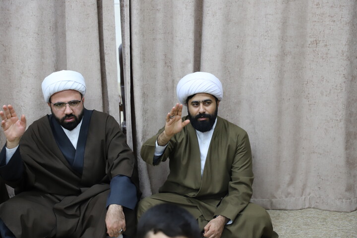 تصاویر/ تجمع طلاب،علما و روحانیون  شهر سنندج در اعتراض و انزجار از هتک حرمت به  قرآن کریم و تجدید بیعت با مقام معظم رهبری