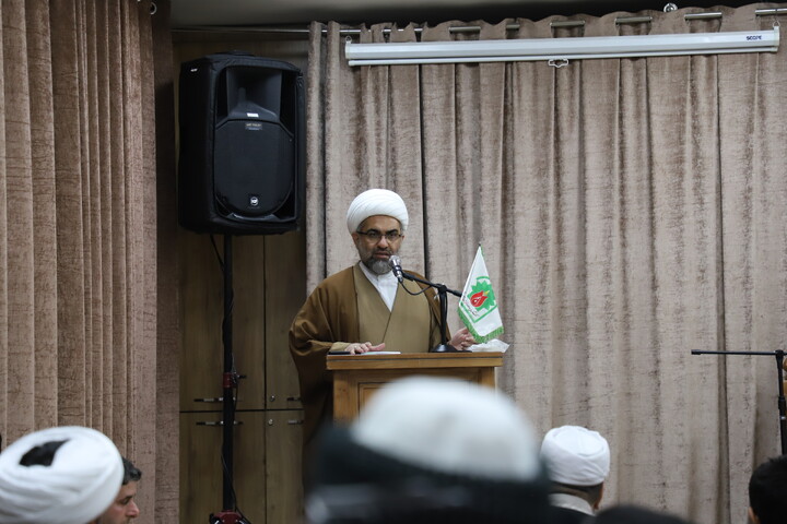 تصاویر/ تجمع طلاب،علما و روحانیون  شهر سنندج در اعتراض و انزجار از هتک حرمت به  قرآن کریم و تجدید بیعت با مقام معظم رهبری