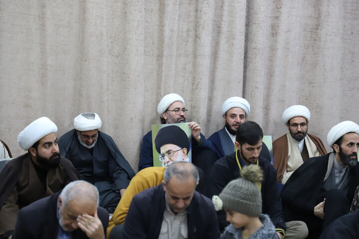 تصاویر/ تجمع طلاب،علما و روحانیون  شهر سنندج در اعتراض و انزجار از هتک حرمت به  قرآن کریم و تجدید بیعت با مقام معظم رهبری