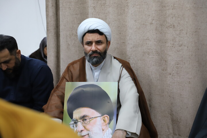 تصاویر/ تجمع طلاب،علما و روحانیون  شهر سنندج در اعتراض و انزجار از هتک حرمت به  قرآن کریم و تجدید بیعت با مقام معظم رهبری