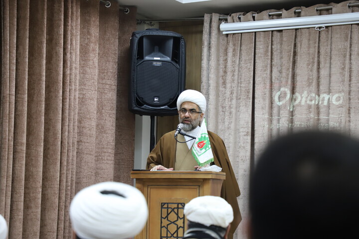 تصاویر/ تجمع طلاب،علما و روحانیون  شهر سنندج در اعتراض و انزجار از هتک حرمت به  قرآن کریم و تجدید بیعت با مقام معظم رهبری