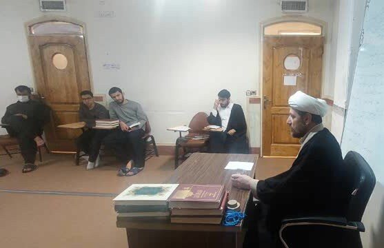 تصاویر/برگزاری کارگاه طرح کلی اندیشه اسلامی در مدرسه علمیه امام صادق (ع) قروه