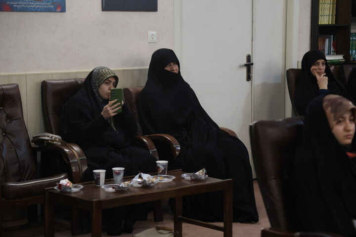 تصاویر / نهمین نشست مجمع بانوان فعال فرهنگی با نماینده ولی فقیه در استان همدان