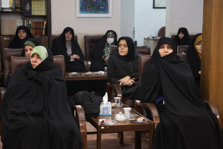 تصاویر / نهمین نشست مجمع بانوان فعال فرهنگی با نماینده ولی فقیه در استان همدان