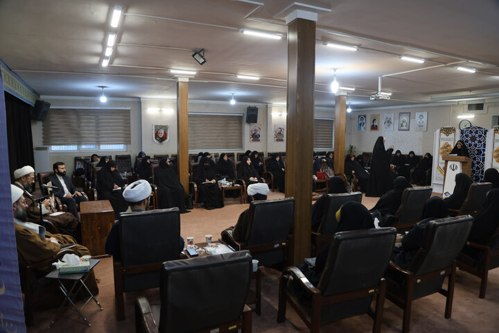 تصاویر / نهمین نشست مجمع بانوان فعال فرهنگی با نماینده ولی فقیه در استان همدان