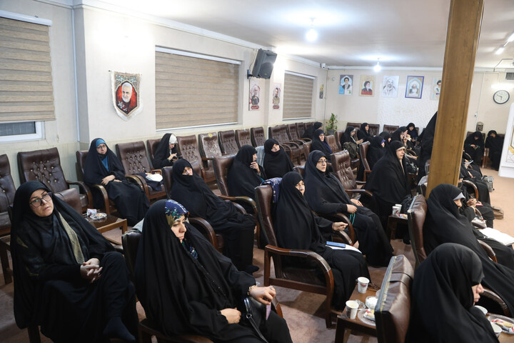 تصاویر / نهمین نشست مجمع بانوان فعال فرهنگی با نماینده ولی فقیه در استان همدان