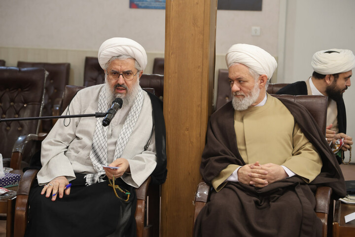 تصاویر / نشست مشترک ائمه جمعه استان همدان با مدیرکل دادگستری همدان