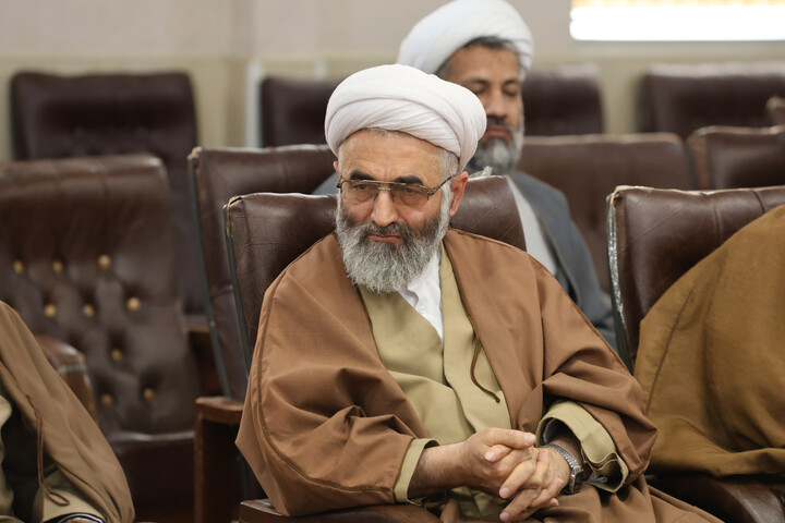 تصاویر / نشست مشترک ائمه جمعه استان همدان با مدیرکل دادگستری همدان