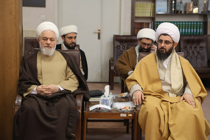 تصاویر / نشست مشترک ائمه جمعه استان همدان با مدیرکل دادگستری همدان