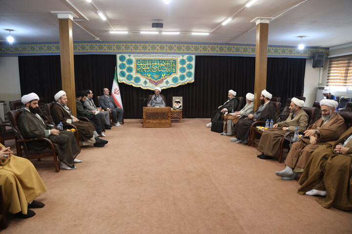 تصاویر / نشست مشترک ائمه جمعه استان همدان با مدیرکل دادگستری همدان