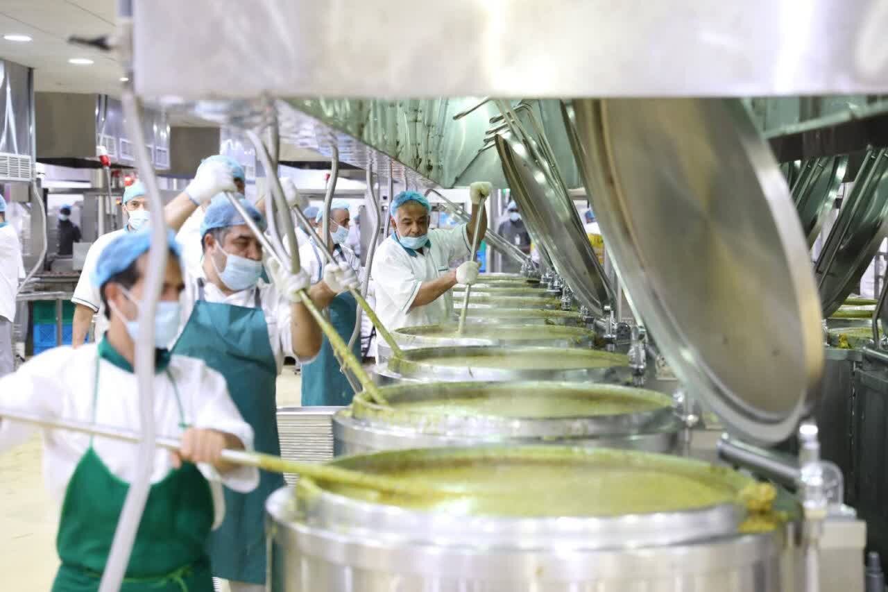 واگذاری مدیریت آشپزخانه مرکزی مدینه منوره در حج تمتع ۱۴۰۵ به حج و زیارت کاشان