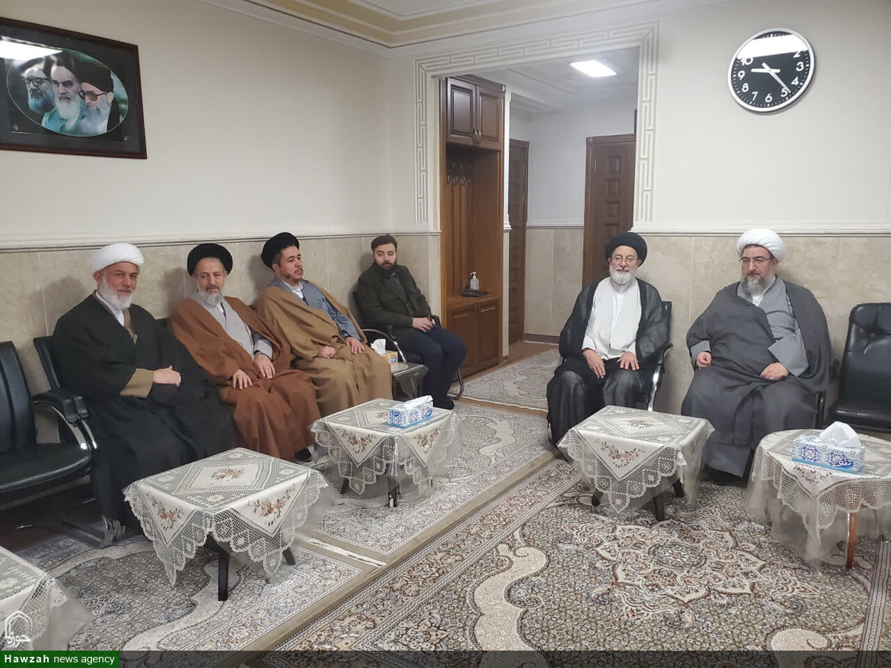 دیدار نماینده ولی فقیه در استان آذربایجان شرقی با علمای پیشکسوت + عکس