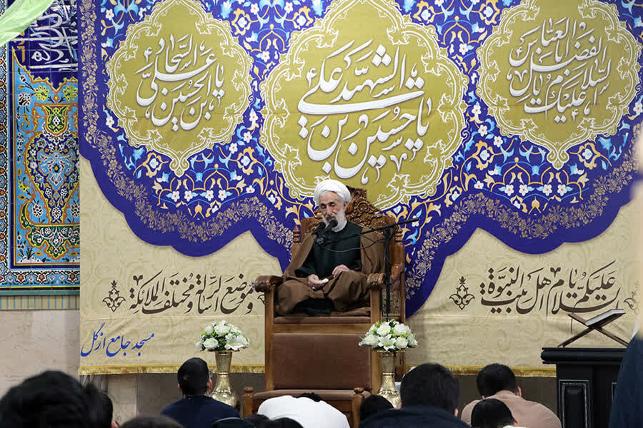 راز اتصال به خدا در مدیریت بدن نهفته است/ بدن نحیف اهل تقوا از غم مسئولیت است نه ضعف جسمانی