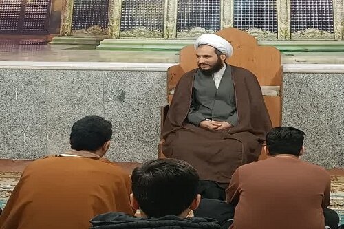 خودسازی، از اصول موفقیت در مسیر طلبگی است+عکس