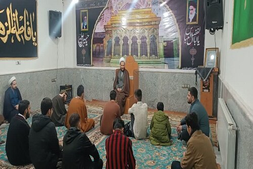 خودسازی، از اصول موفقیت در مسیر طلبگی است+عکس