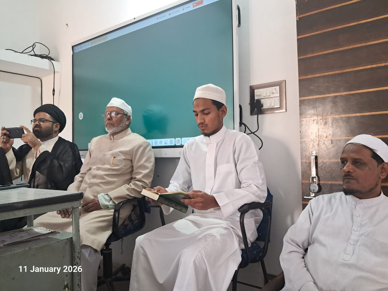 تصاویر/ حوزہ علمیہ امام حسن عسکری (ع) گجرات میں اعزازی تقریب