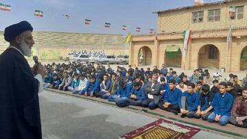 تصاویر/ حضور نماینده ولی فقیه خوزستان در جمع دانش آموزان شهرستان کارون