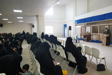 تصاویر/ کارگاه‌های بصیرتی ویژه طلاب خواهر مدارس علمیه خواهران اهواز و کارون