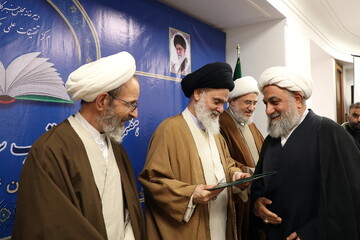 برگزیدگان هشتمین همایش کتاب سال حکومت اسلامی + عکس