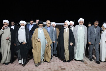 فیلم | استقبال مسئولان هرمزگان از آیت الله اعرافی در بندرعباس