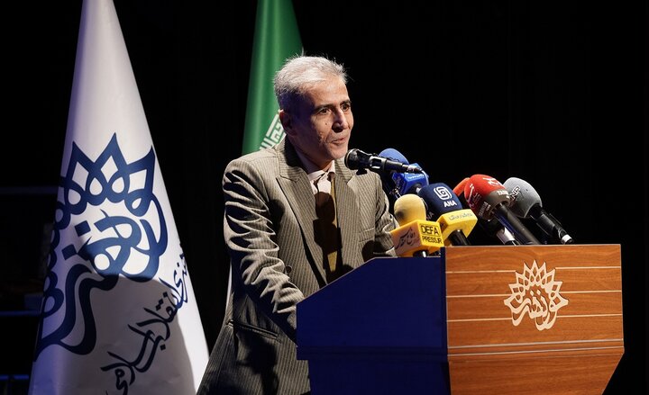 تصاویر/ رونمایی از کتاب «قندیل»