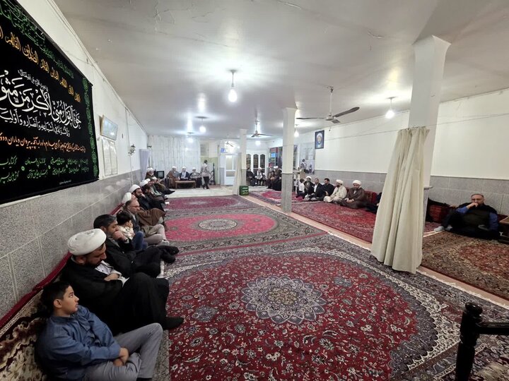 تصاویر/ نشست امام جمعه شهرستان ماکو با علما و طلاب شهرستان های ماکو ، شوط ، پلدشت و چالدران مقیم شهر مقدس قم