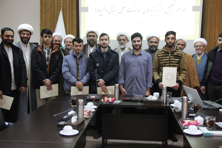 تصاویر / تجلیل از برگزیدگان مسابقات علمی استانی طلاب حوزه علمیه قزوین