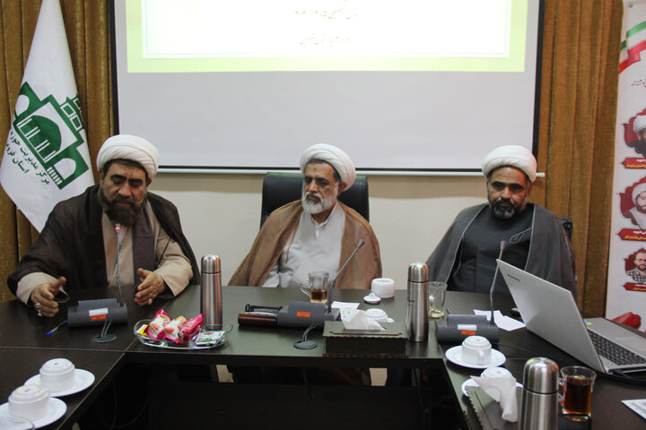 تصاویر / تجلیل از برگزیدگان مسابقات علمی استانی طلاب حوزه علمیه قزوین