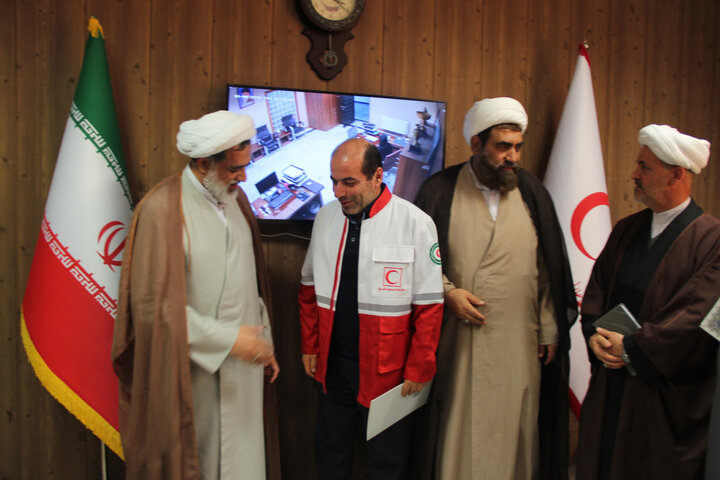 تصاویر / انعقاد تفاهم نامه بین حوزه علمیه قزوین و سازمان جمعیت هلال احمر استان قزوین