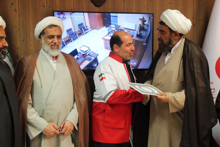 تصاویر / انعقاد تفاهم نامه بین حوزه علمیه قزوین و سازمان جمعیت هلال احمر استان قزوین