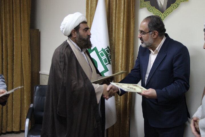 تصاویر / انعقاد تفاهم نامه بین حوزه علمیه استان قزوین وصدا وسیمای مرکز قزوین