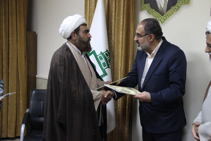 تصاویر / انعقاد تفاهم نامه بین حوزه علمیه استان قزوین وصدا وسیمای مرکز قزوین